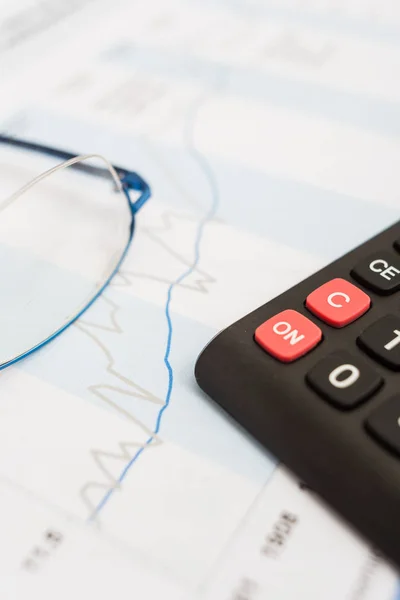 Glasses Finance Chart Desk — Stock Photo, Image