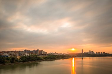 gaizhou jiangxi Çin gün batımında.