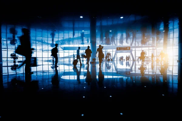 Menschenmassen Silhouette Beschäftigt Flughafen Terminal Konzept — Stockfoto