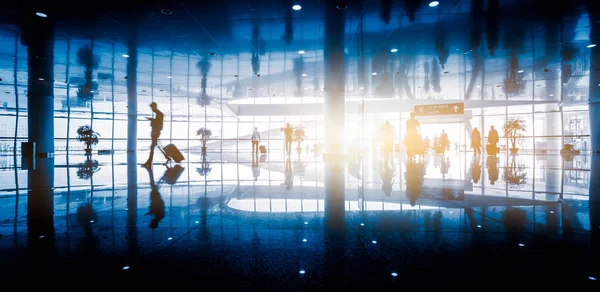 Skara Människor Silhouette Hektisk Flygplats Terminal Koncept — Stockfoto