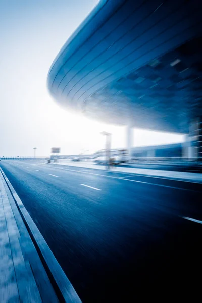 Κυκλοφορία Κίνησης Στο Αεροδρόμιο Σενζέν Κίνα Μπλε Τονισμένο — Φωτογραφία Αρχείου