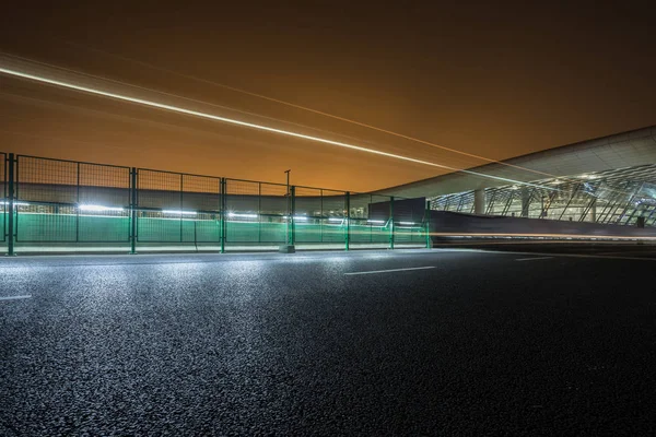 Movimiento Tráfico Del Aeropuerto Por Noche China —  Fotos de Stock