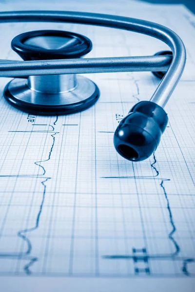 Estetoscopio Concepto Cardiograma Para Cuidado Del Corazón Escritorio Imágenes Tonificadas — Foto de Stock