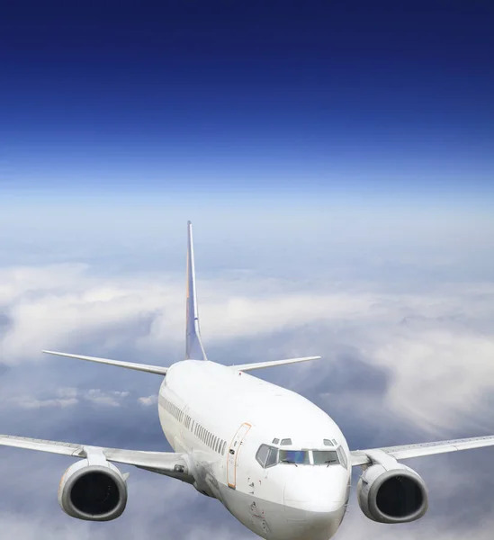 Letadlo Pozadí Modré Oblohy — Stock fotografie