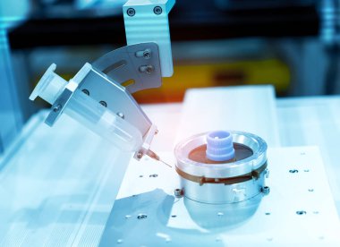 Robot tutkal şırıngası