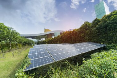 güneş paneli bitki kentsel peyzaj tarihi yerler, ekolojik enerji yenilenebilir kavramı ile.