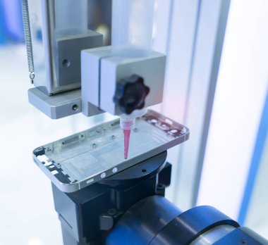 Robot tutkal şırıngası