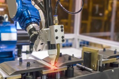 Robot kaynak fabrikası