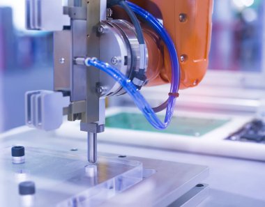 Otomatik ve Otomatik sistem denetim uygulaması otomatikman fabrikada