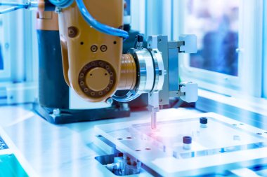 Otomatik ve Otomatik sistem denetim uygulaması otomatikman fabrikada