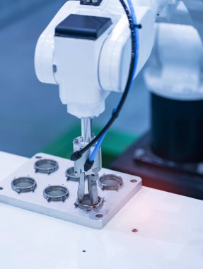 endüstriyel üretim tesisi, akıllı fabrika sanayi 4.0 konsept robot makine aleti.