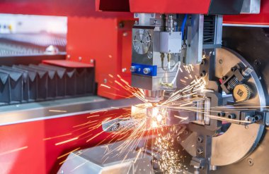 Cnc programı ile lazer kesim makinesi denetleyicisi