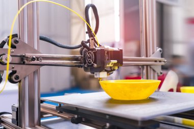 3D printerlere harcama maddeler nesneyi yazdırma