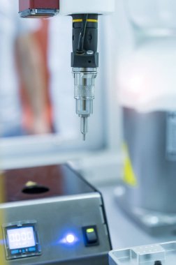 endüstriyel üretim tesisi, akıllı fabrika sanayi 4.0 konsept robot makine aleti.