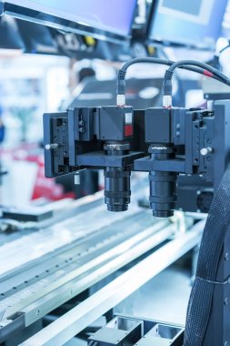 Zenginlik fabrikasındaki robotik görüş sensör kamera sistemi