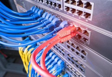 Ethernet kablosu ağ üzerinde arka plan geçer