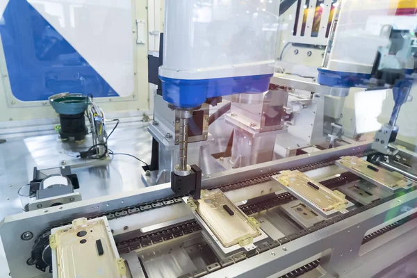 Robot Industrial Que Trabaja Fábrica Teléfonos — Foto de Stock
