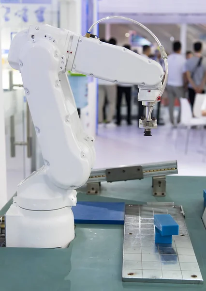 Robot Macchina Utensile Nello Stabilimento Produzione Industriale Smart Factory Industry — Foto Stock