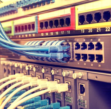 Ethernet kablosu ağ üzerinde arka plan geçer