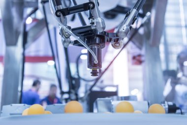 Robotik ve pnömatik piston enayi endüstriyel makine, otomasyon basınçlı hava fabrika üretim biriminde