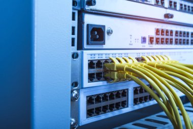 Ethernet kablosu ağ üzerinde arka plan geçer