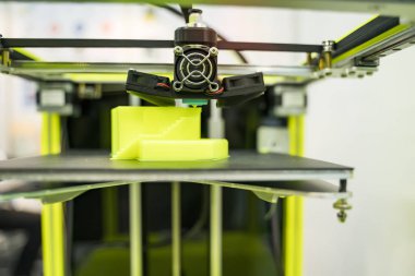 3D printerlere harcama maddeler nesneyi yazdırma