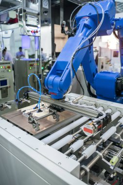 PCB işleme Cnc makine, yüksek teknolojili Fabrikası'nda elektronik komponentleri üretim