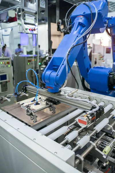 Leiterplattenbearbeitung Auf Cnc Maschine Produktion Elektronischer Komponenten High Tech Werk — Stockfoto