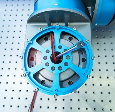 bakım ünitesi nde robot kolu ve kopyalama alanı. endüstriyel makine ve fabrika robot konsepti