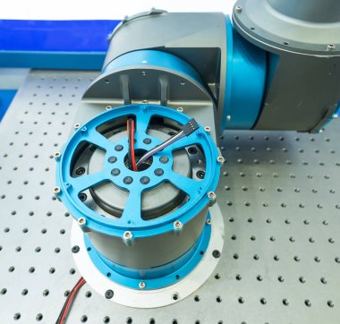 bakım ünitesi nde robot kolu ve kopyalama alanı. endüstriyel makine ve fabrika robot konsepti