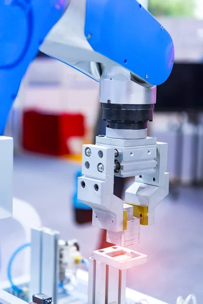 Endüstriyel Üretim Fabrikasında Robotik Makine Aracı Akıllı Fabrika Endüstrisi Konsepti — Stok fotoğraf