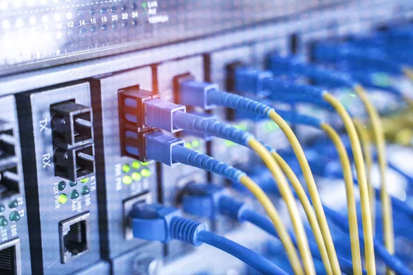 Utrustning För Optisk Fiberinformationsteknik Datacenter — Stockfoto