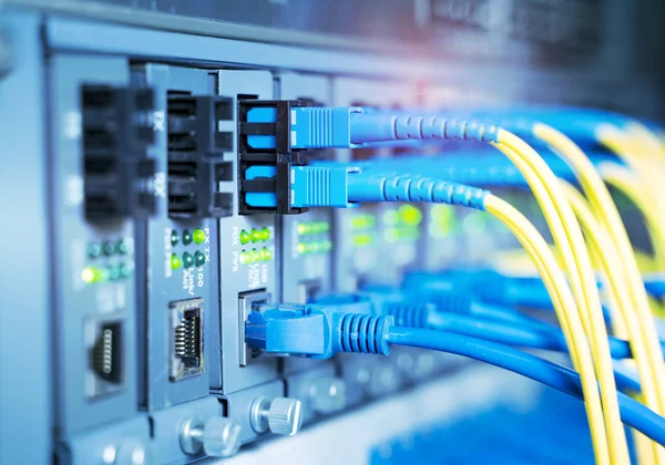 Utrustning För Optisk Fiberinformationsteknik Datacenter — Stockfoto