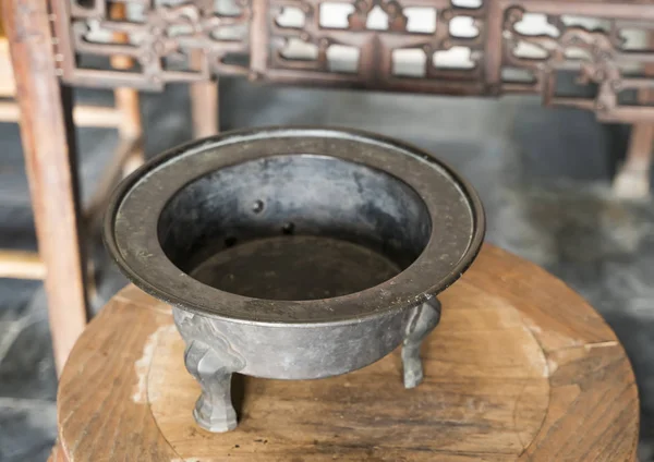 Estufa de chimenea de cobre chino tradicional — Foto de Stock