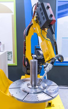 Kaynak robotu devrede