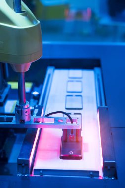 üretim phon robotik ekran koruyucu film veya cam kapak