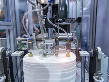 yüz maskesi ile vakum emiciler ile robot, Akıllı fabrika sanayi 