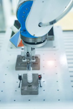 Robotik ve otomasyon sistem denetim uygulamasında ro otomatikleştirmek