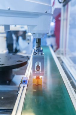 Robot kolunda otomasyon sistemi kontrol uygulaması