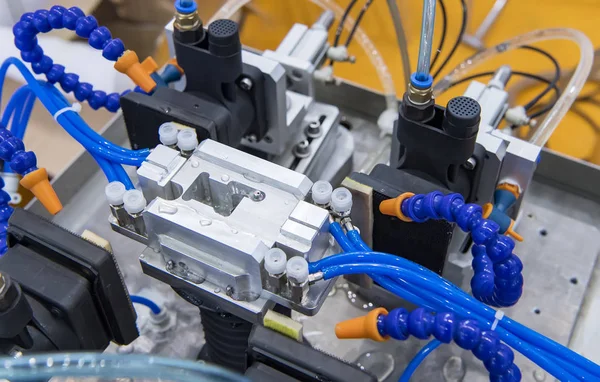 robotic pneumatic input to robot handle