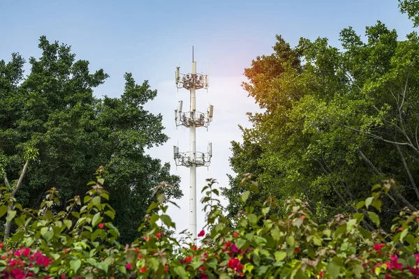 Communication tower for 3G 4G network telephone cellsite with du — Stock Photo, Image