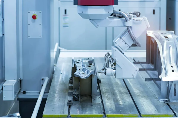 Máquina herramienta automática en fábrica de fabricación industrial, Smart f — Foto de Stock