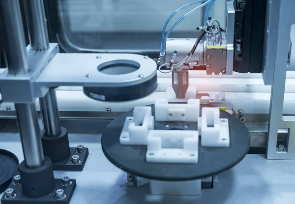 Robot inteligente en la industria manufacturera para la industria 4.0 y techn — Foto de Stock