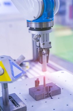 Robotik ve otomasyon sistem denetim uygulamasında ro otomatikleştirmek