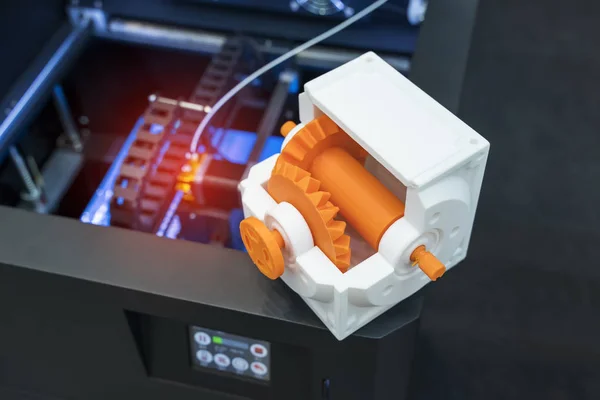 Printing 3D printer gear printed model plastic — Stock Photo, Image