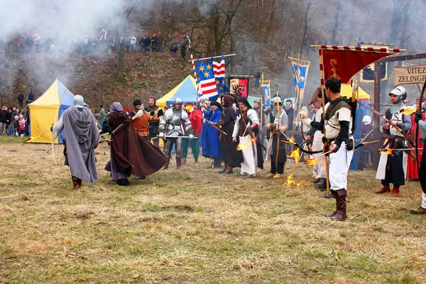 Хорватія Samobor Березня 2010 Постановка Середньовічної Битви Samobor Березня 1441 — стокове фото