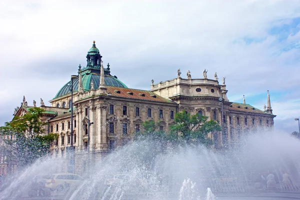 München Deutschland September 2010 Stachus Platz Zentrum Münchens Mit Brunnen — Stockfoto