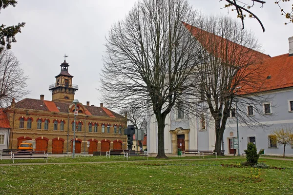 Slavonski Brod Croatia Março 2018 Vista Mosteiro Francisciano Slavonski Brod — Fotografia de Stock