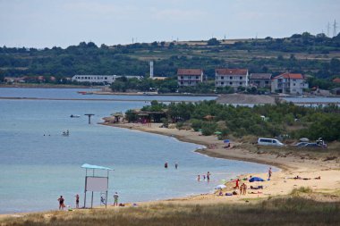 Nin, Hırvatistan - 27 Haziran 2011: Kraliçe'nin kum plaj Nin, Hırvatistan