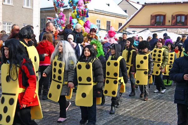 Samobor Croácia Fevereiro 2010 Crianças Mascaradas Participantes Desfile Carnaval Samobor — Fotografia de Stock